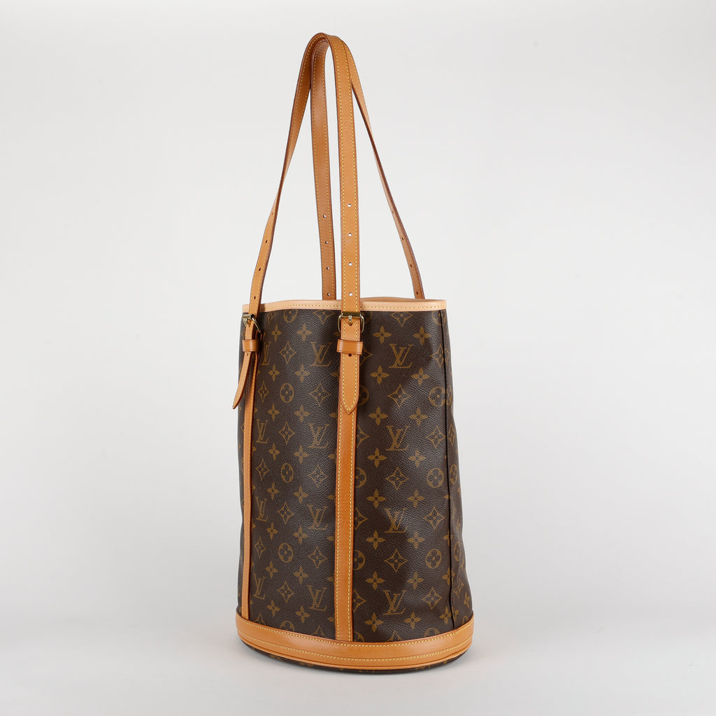 Bucket GM, Monogram
