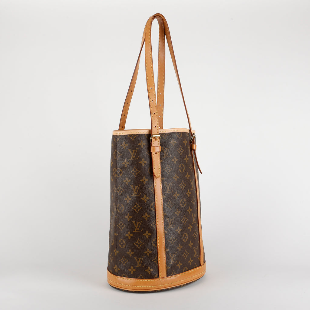 Bucket GM, Monogram