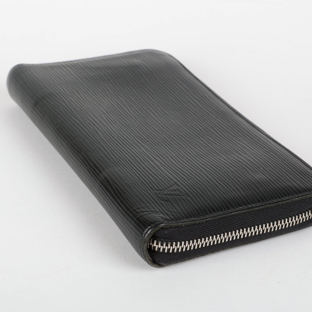 Zippy Travel Wallet, Black Epi (S.M.H)