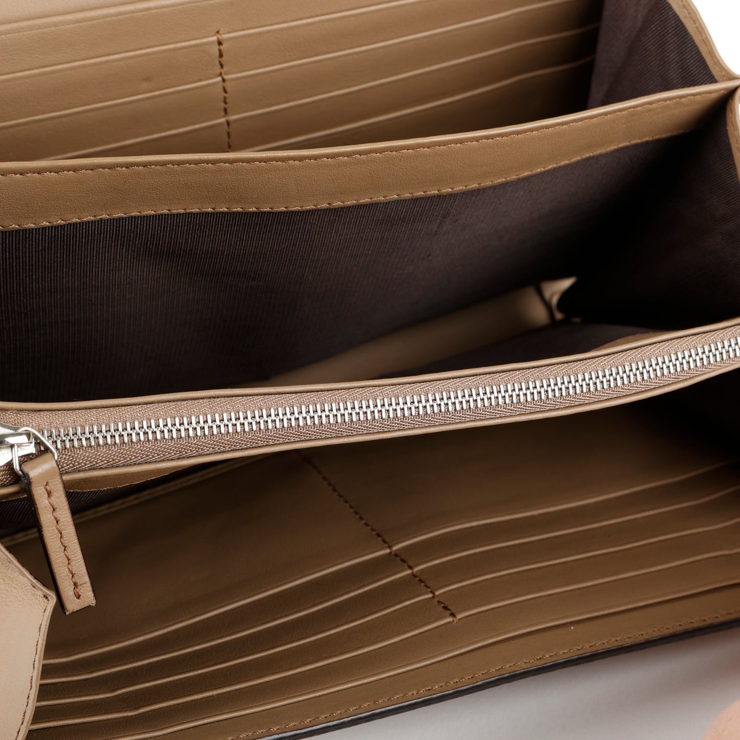 Dionysus Wallet on Chain, Beige