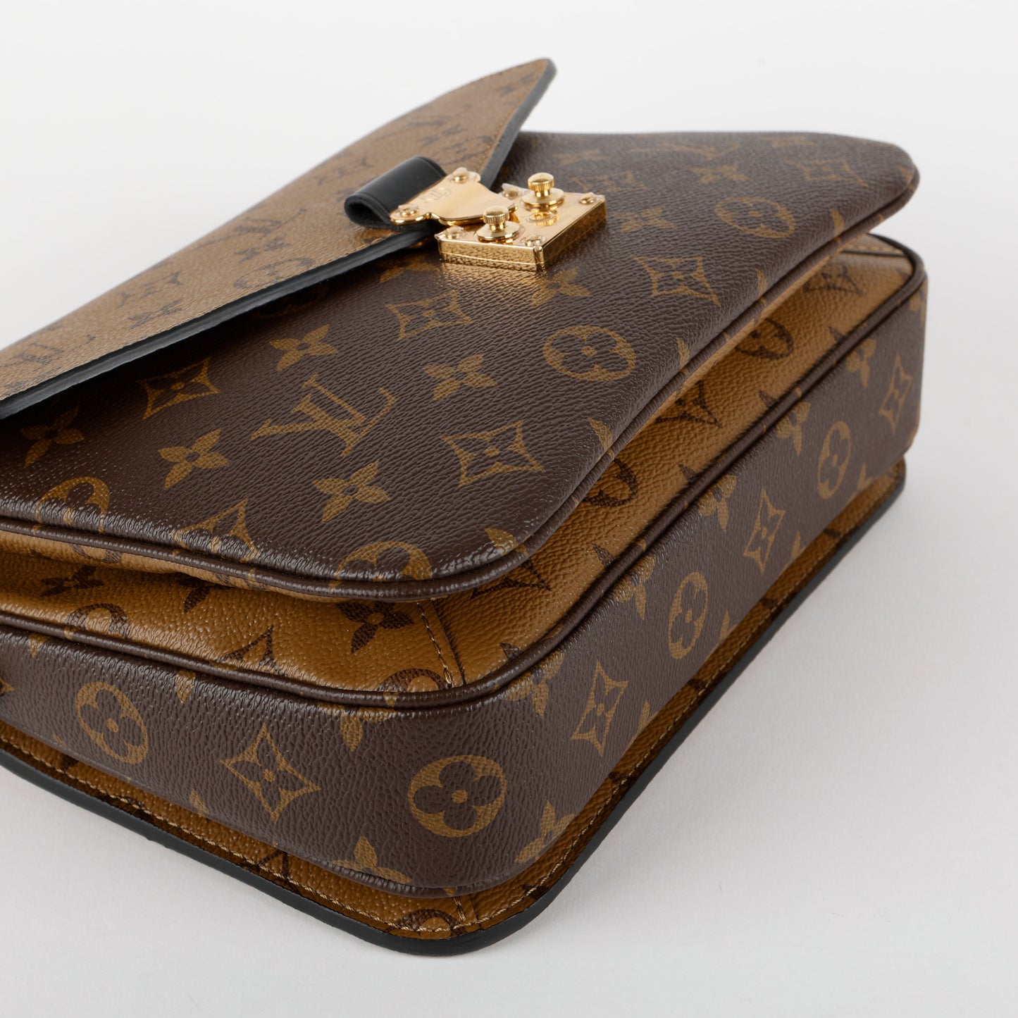 Pochette Metis Reverse Monogram