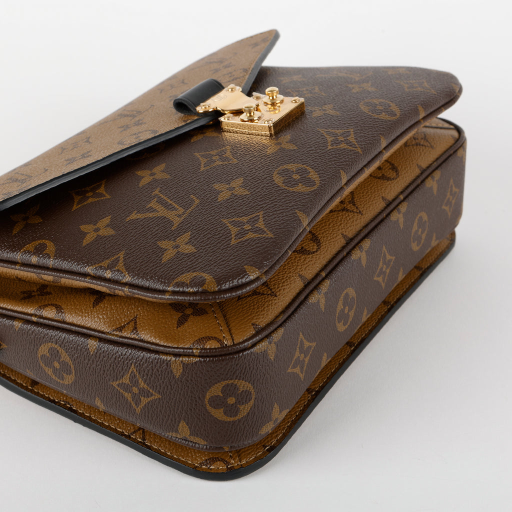 Pochette Metis Reverse Monogram