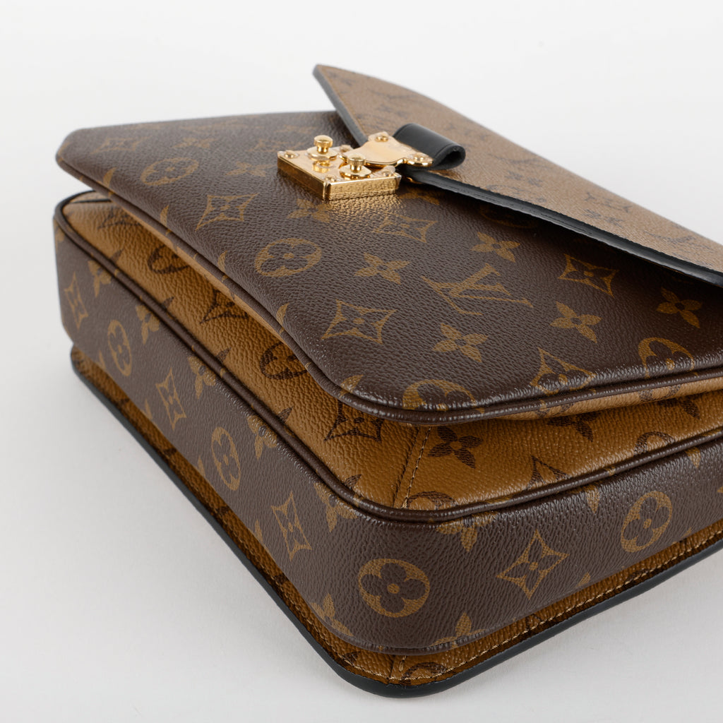 Pochette Metis Reverse Monogram