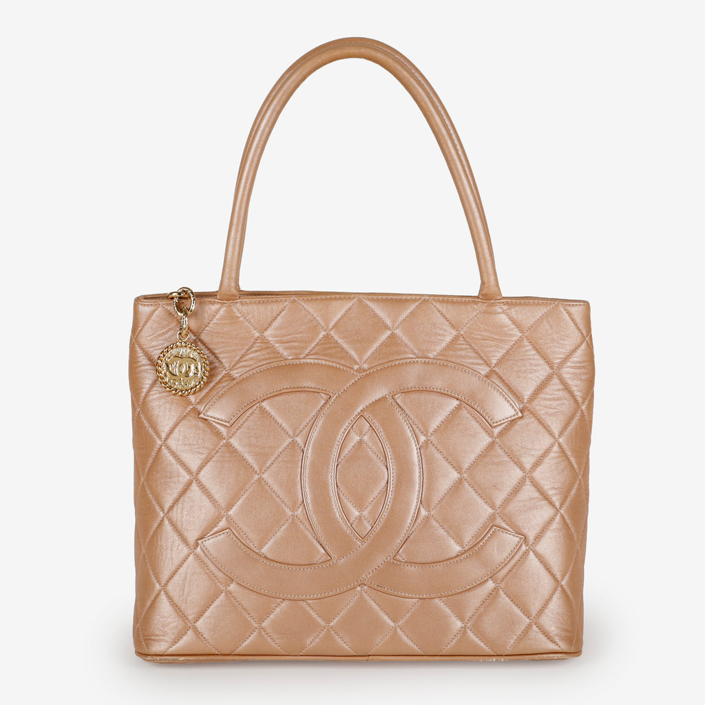 Medallion Tote Quilted Lambskin, Gold