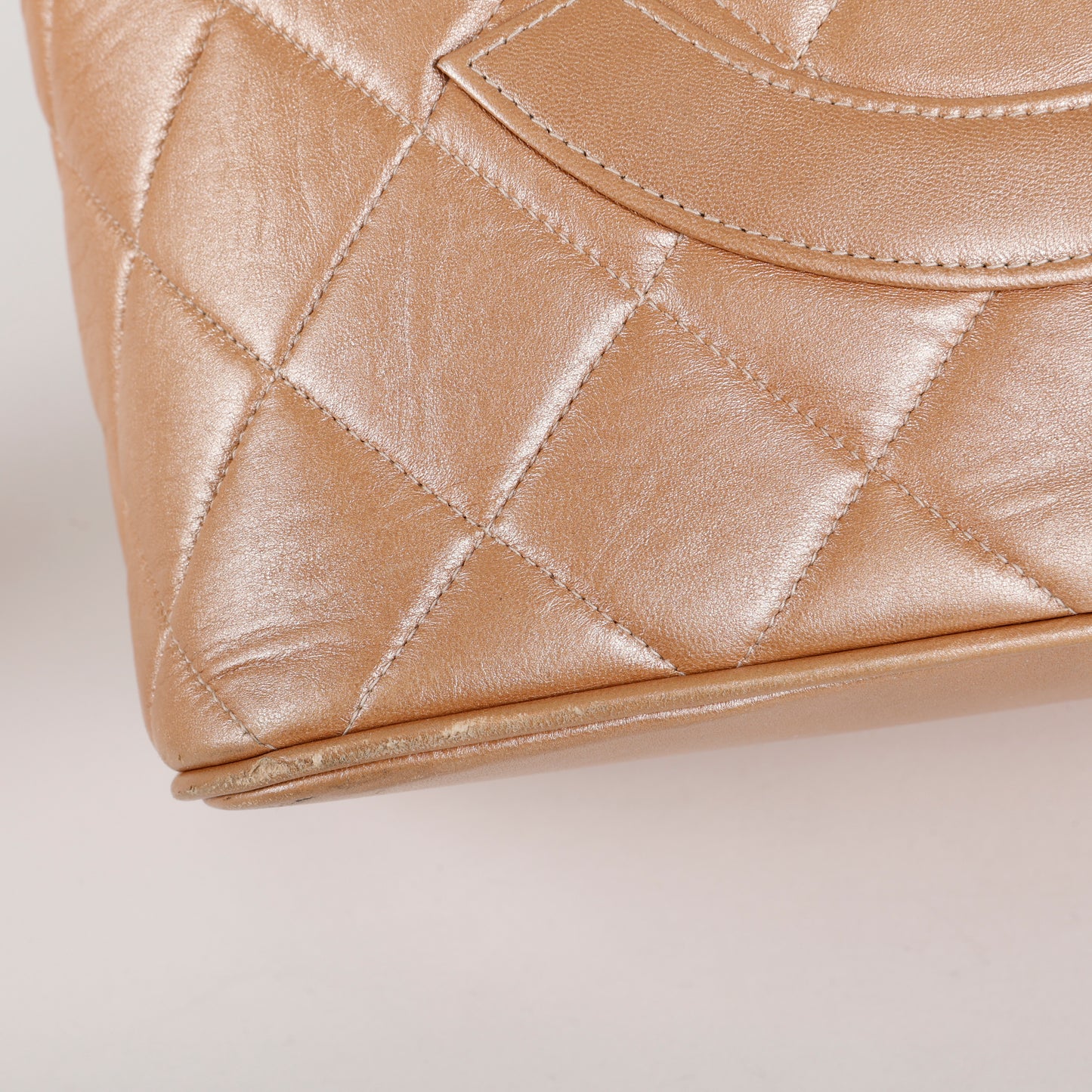 Medallion Tote Quilted Lambskin, Gold