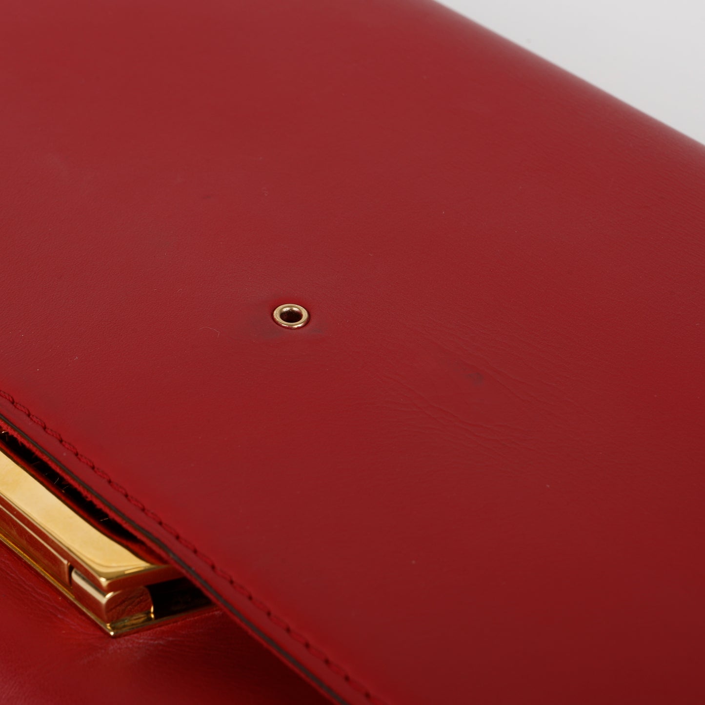 Louise GM, Red