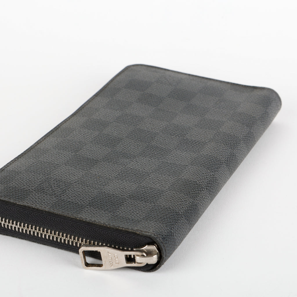 Zippy Travel Wallet, Damier Graphite  (C.Y)