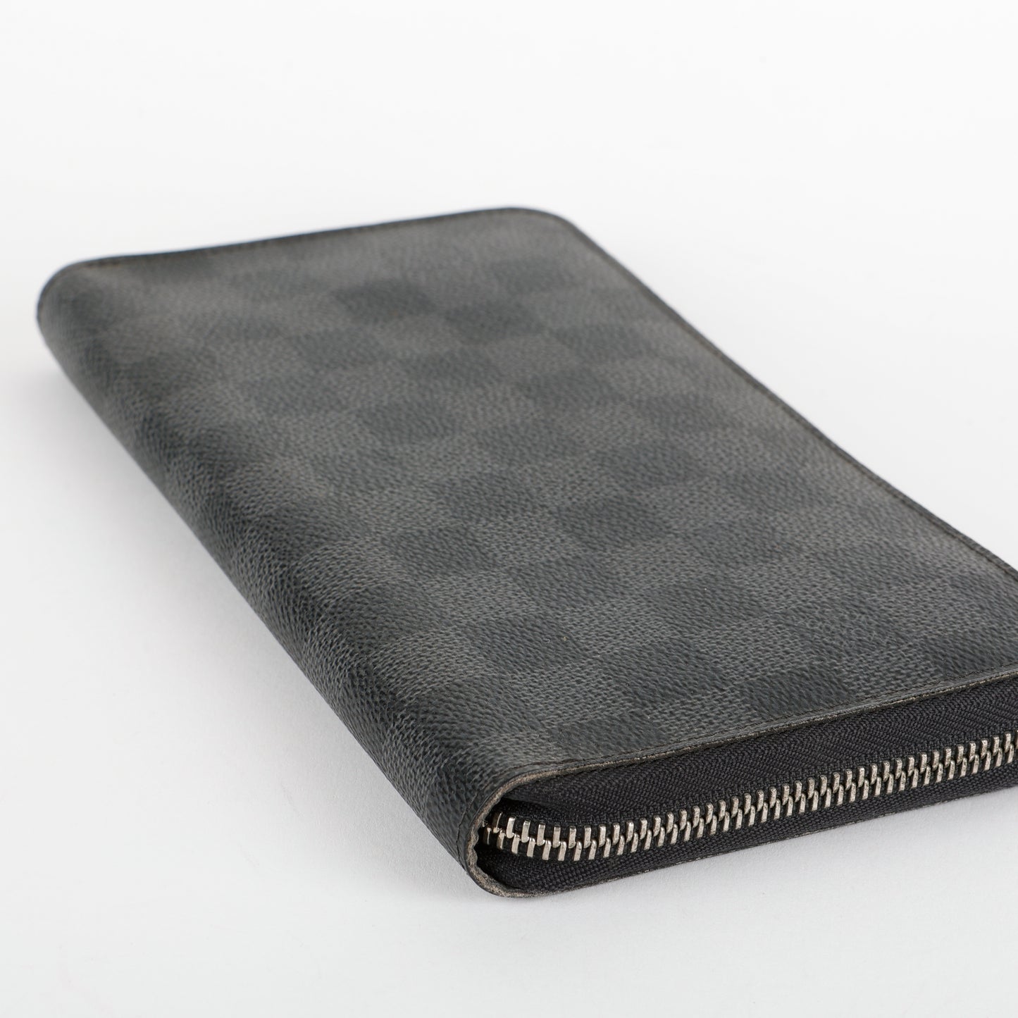 Zippy Travel Wallet, Damier Graphite  (C.Y)
