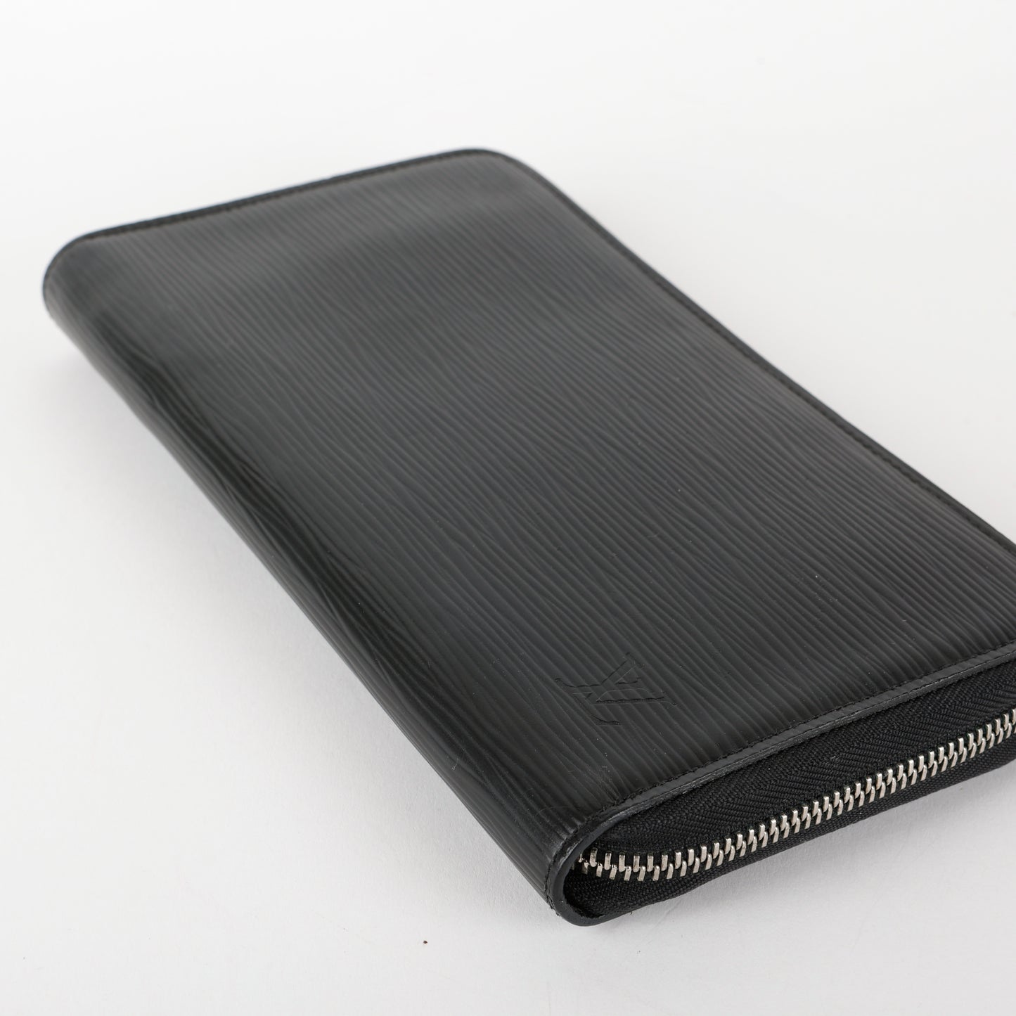 Zippy Travel Wallet, Black Epi (W.X.P)
