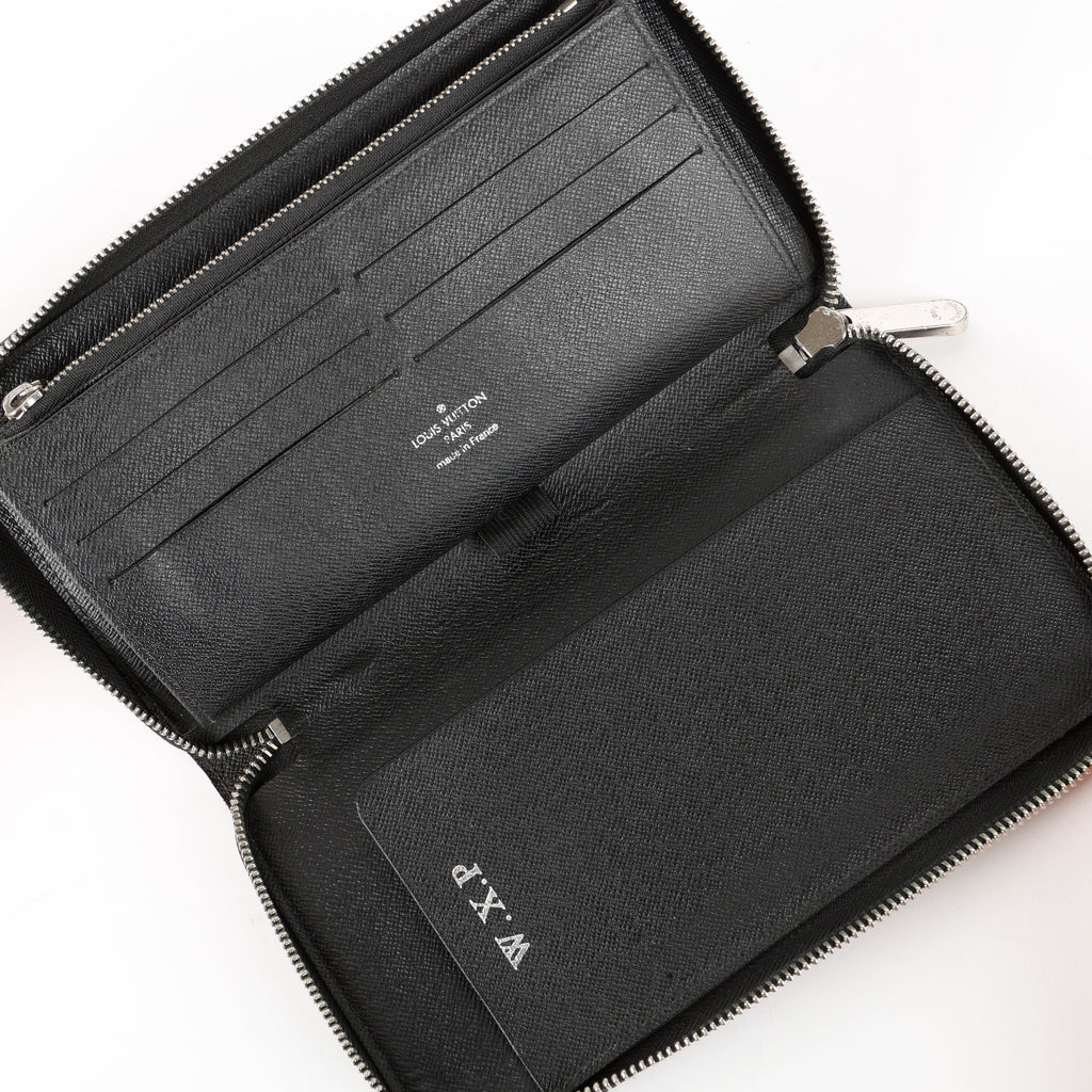 Zippy Travel Wallet, Black Epi (W.X.P)