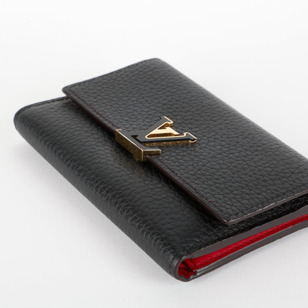 Capucines Wallet, Black