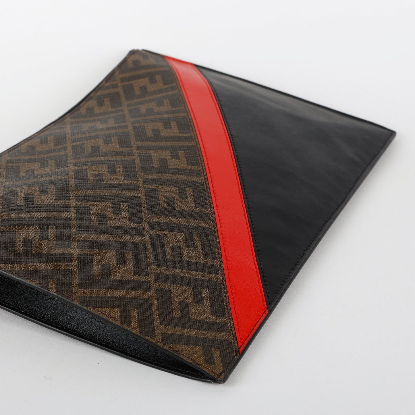 Wristlet Zucca Diagonal Clutch, Red