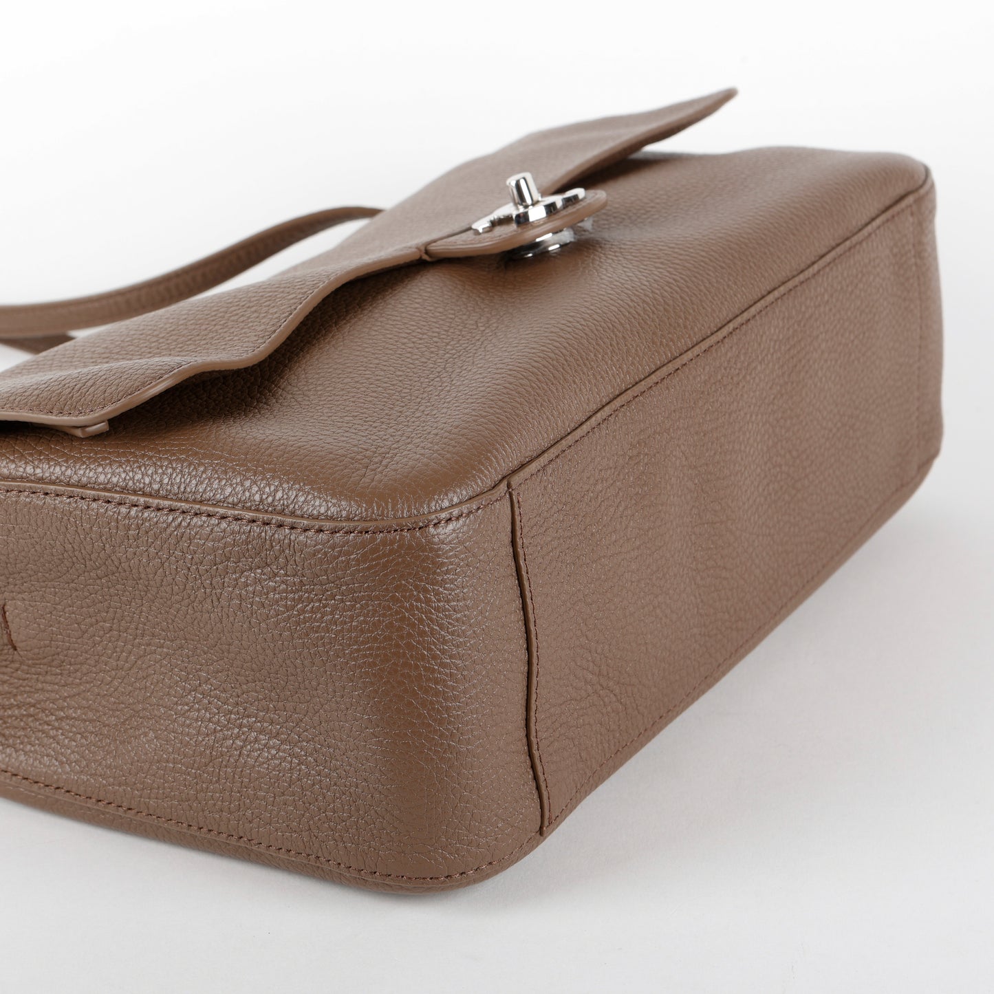 Souplissimo Maxi Flap, Light Brown Calfskin SHW