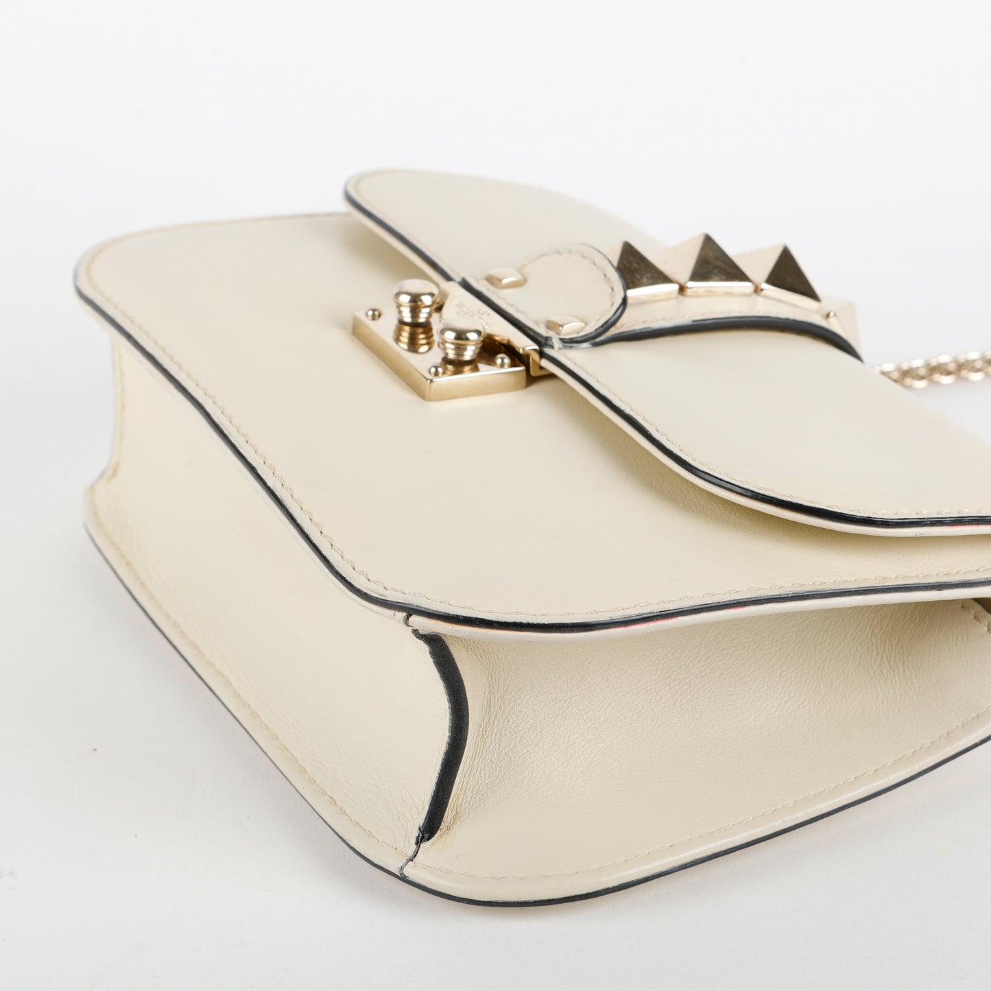Small Glam Lock Rockstud Flap, Cream