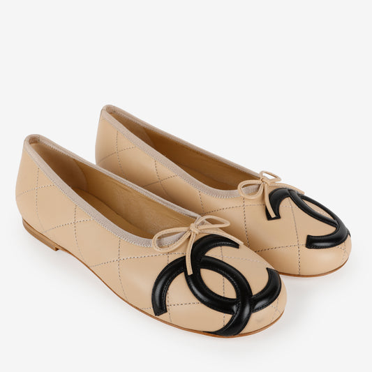 Cambon Quilted Lambskin Ballet Flats, Beige Size 39 (US 9)