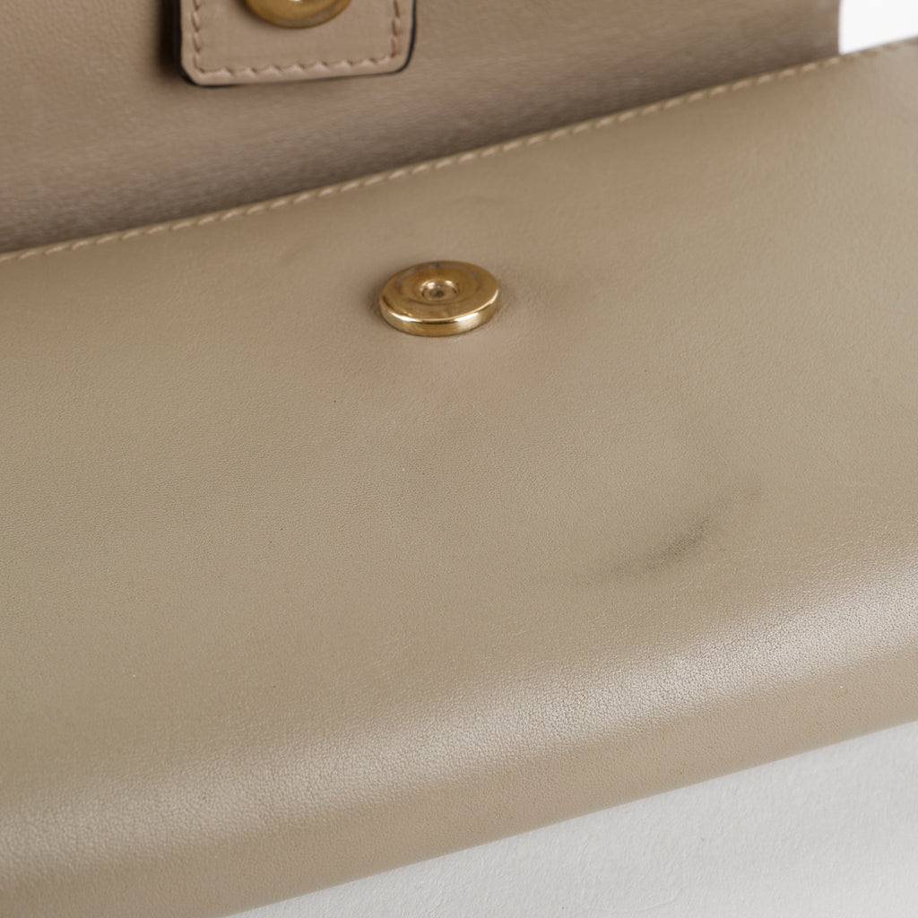 Faye Wallet on Chain, Motty Grey