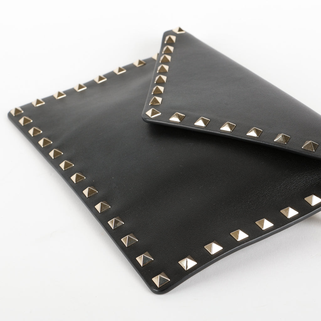 Medium Rockstud Envelope Flat Wristlet Pouch, Black