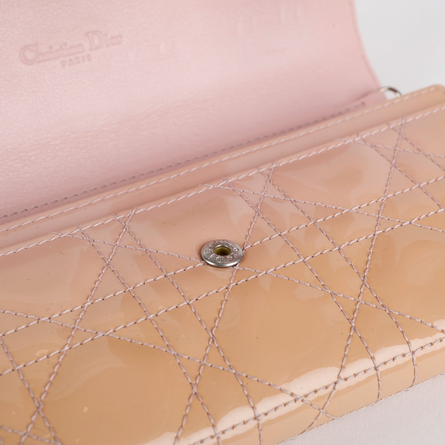 Wallet on Chain, Nude Patent