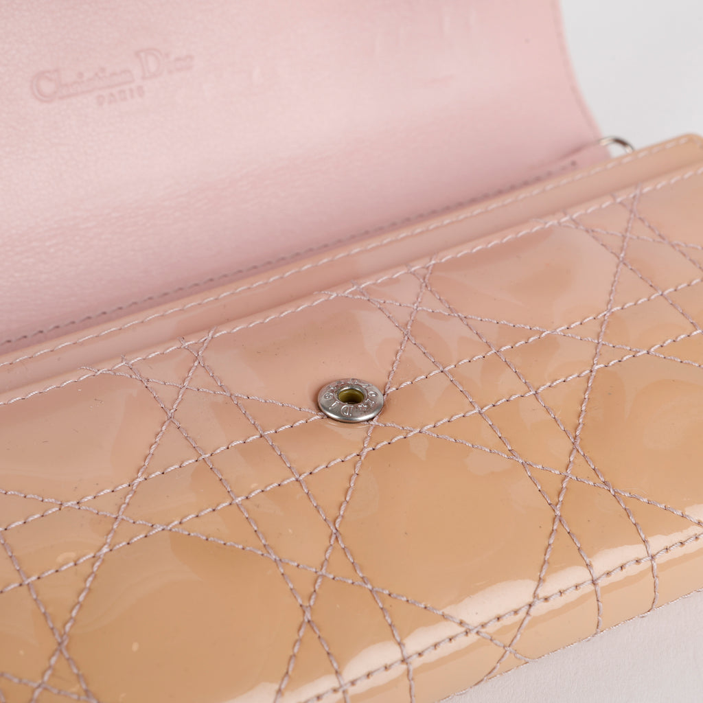Wallet on Chain, Nude Patent