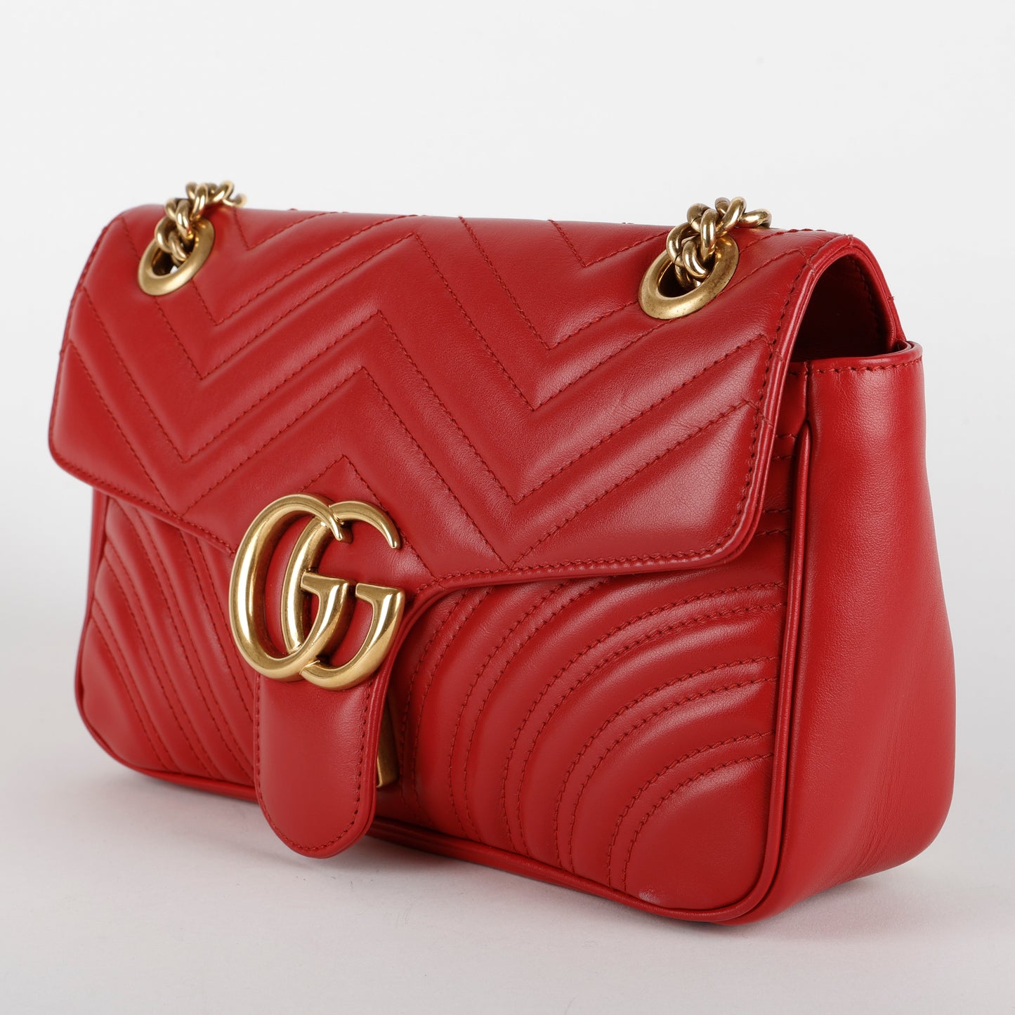 Medium GG Marmont Flap Bag, Red