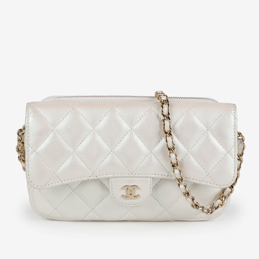 Multi Compartment Wallet on Chain, Silver Iridescent