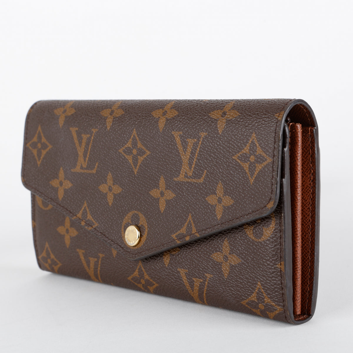 Sarah Wallet, Monogram