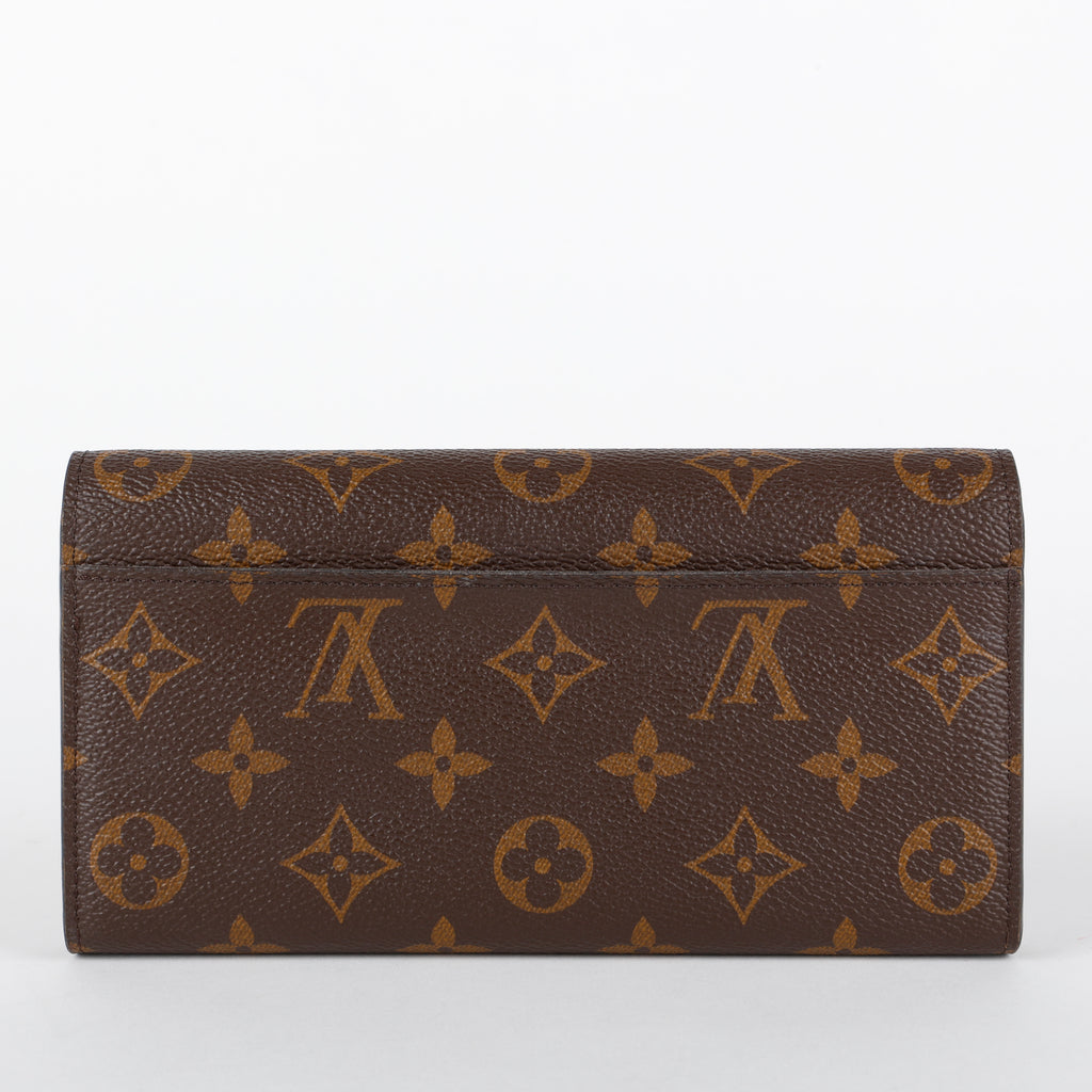 Sarah Wallet, Monogram