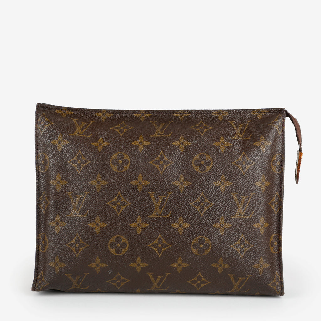Toiletry 26, Monogram