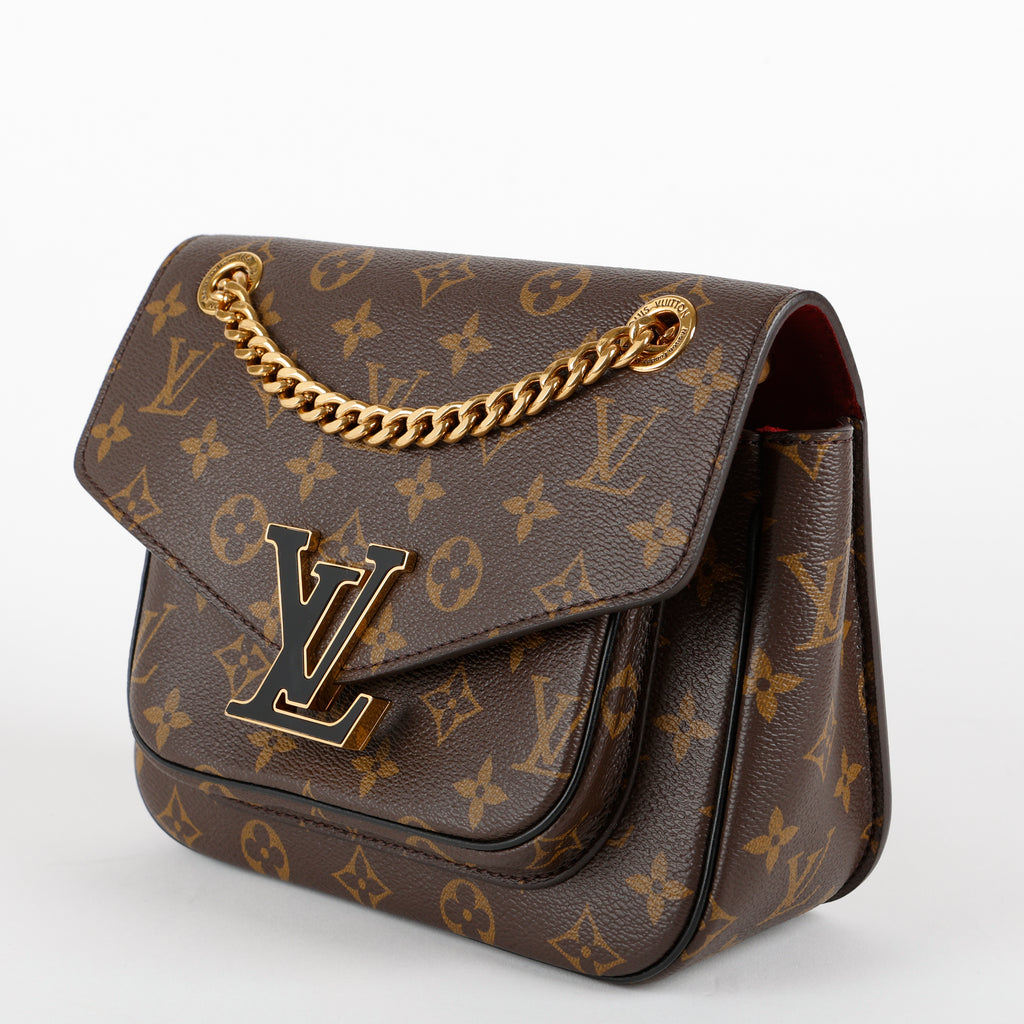 Passy, Monogram
