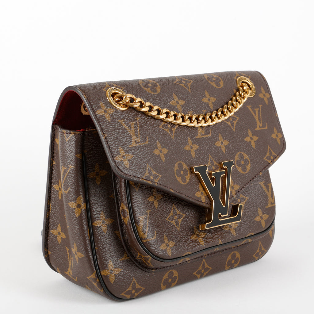 Passy, Monogram