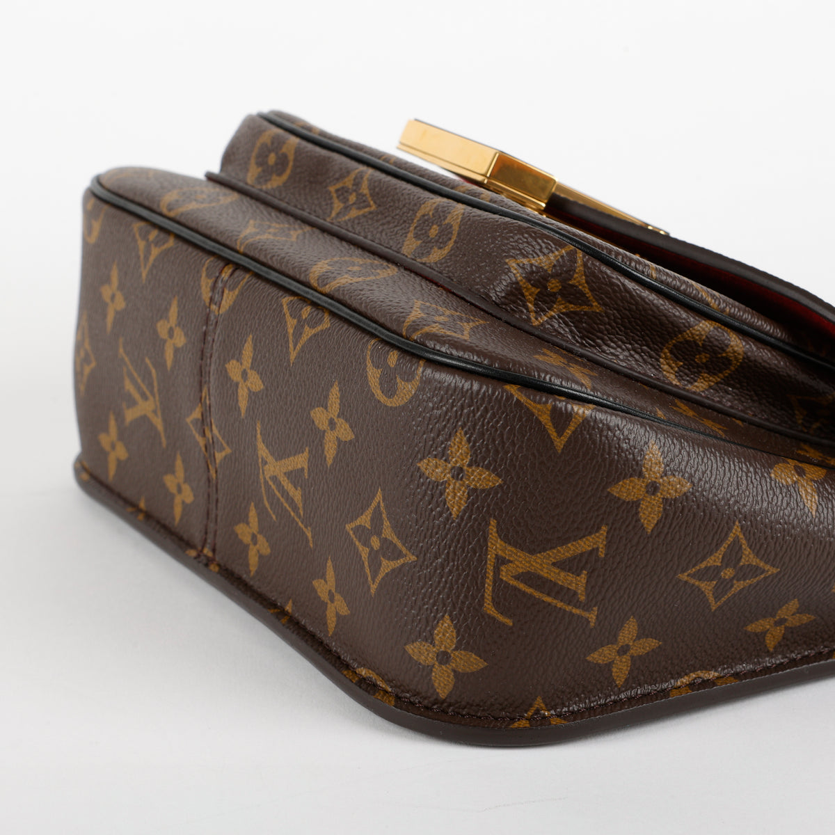 Passy, Monogram