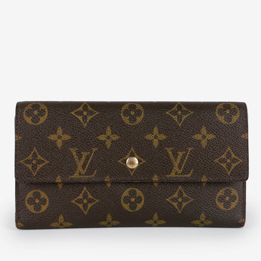 Sarah Wallet, Monogram