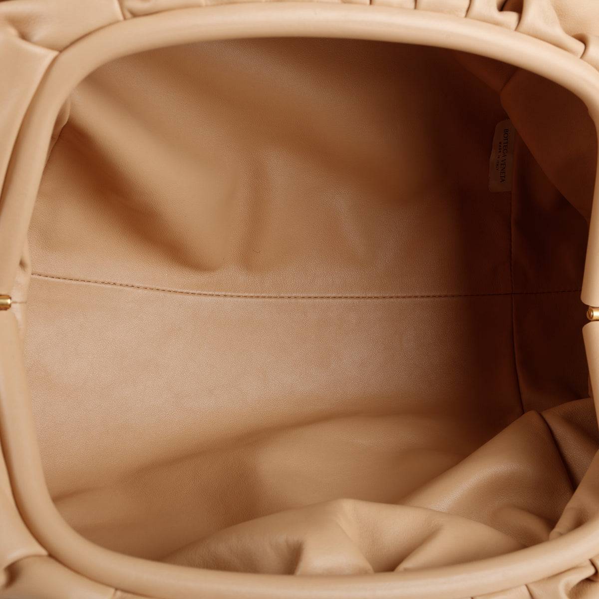 The Pouch, Almond