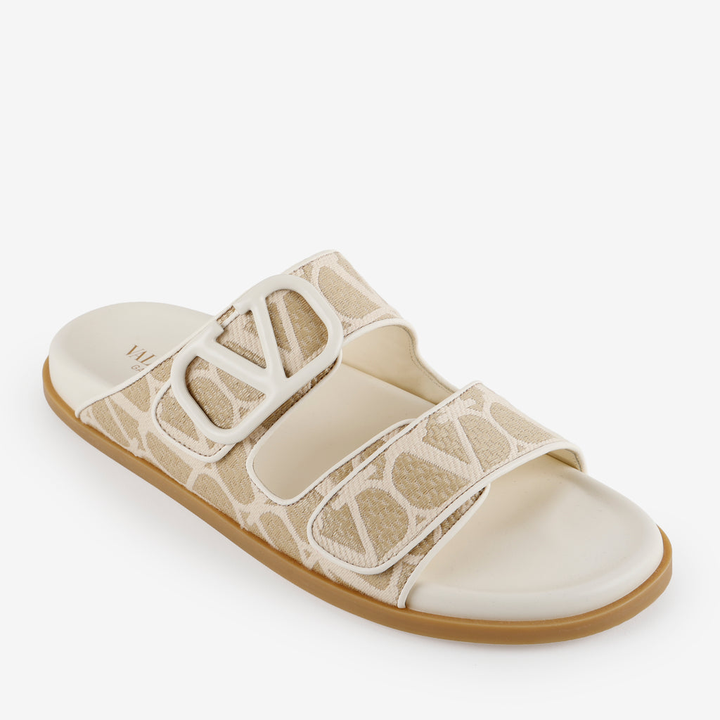 VLogo Signatue Raffia Slides, Cream/Beige (size 41)