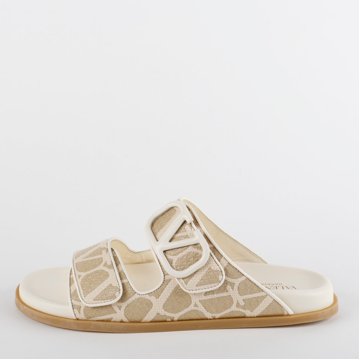 VLogo Signatue Raffia Slides, Cream/Beige (size 41)