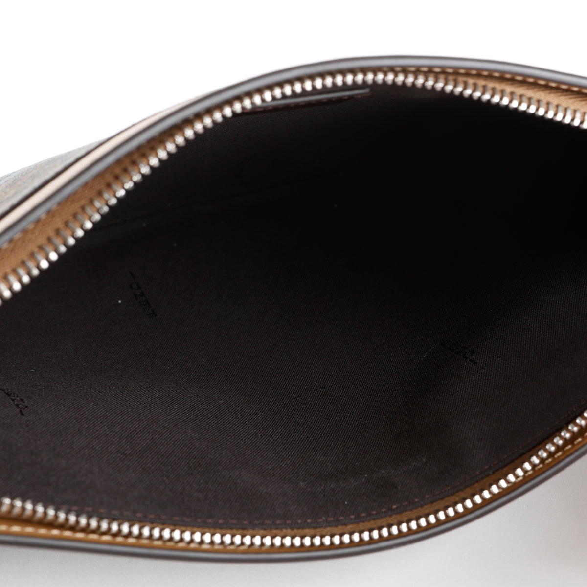 FF Medium Flat Pouch, Tools