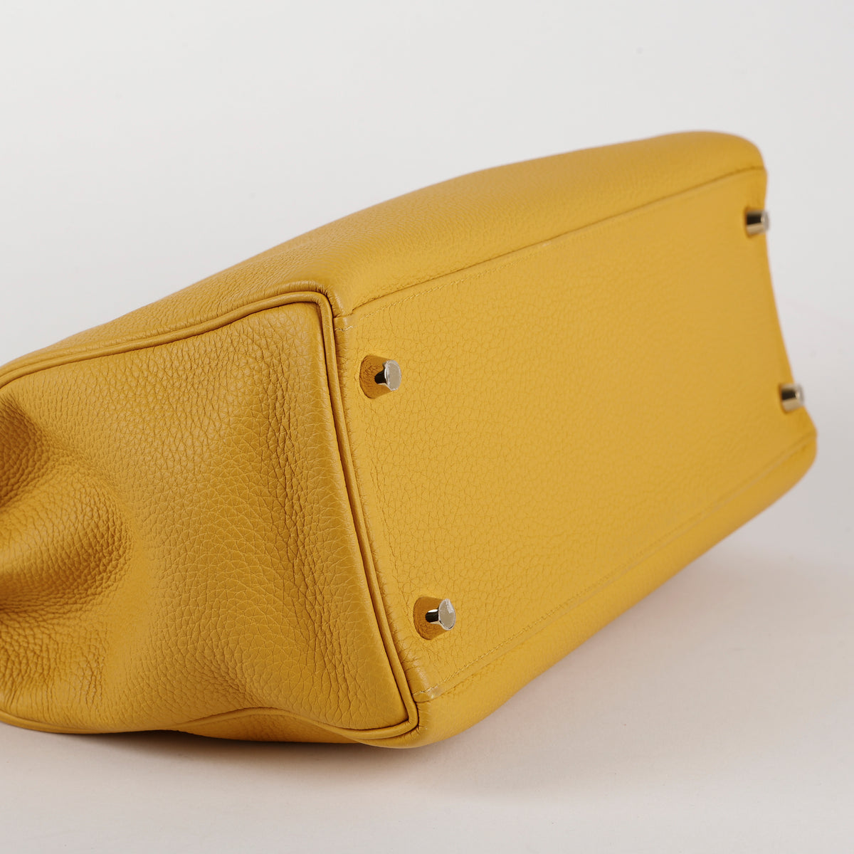 Kelly 32, Jaune Ambre Clemence Gold Hardware (C Stamp 2018)