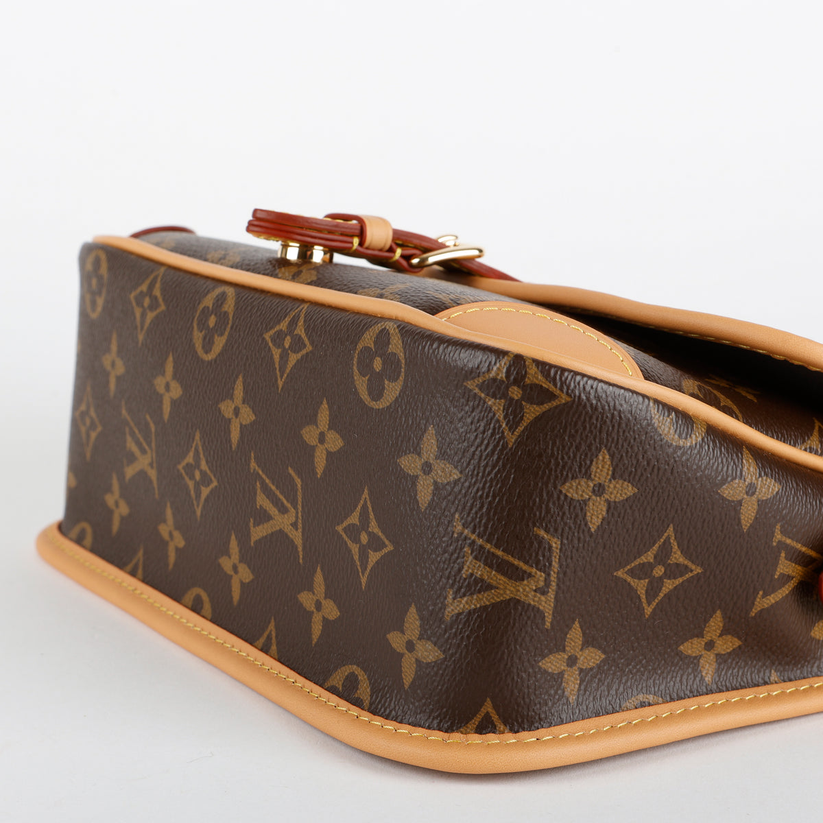 Diane, Monogram Black