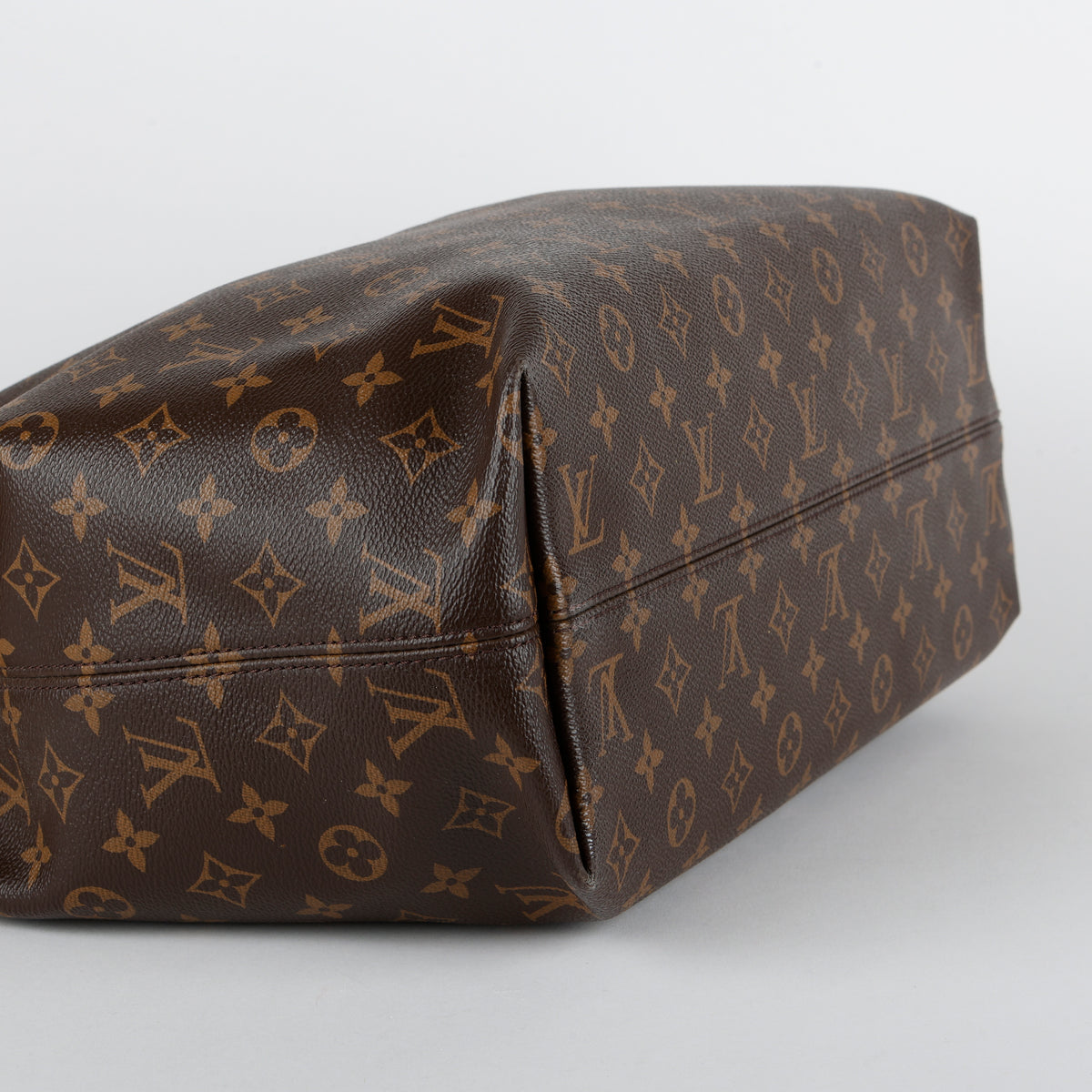 Graceful MM, Monogram