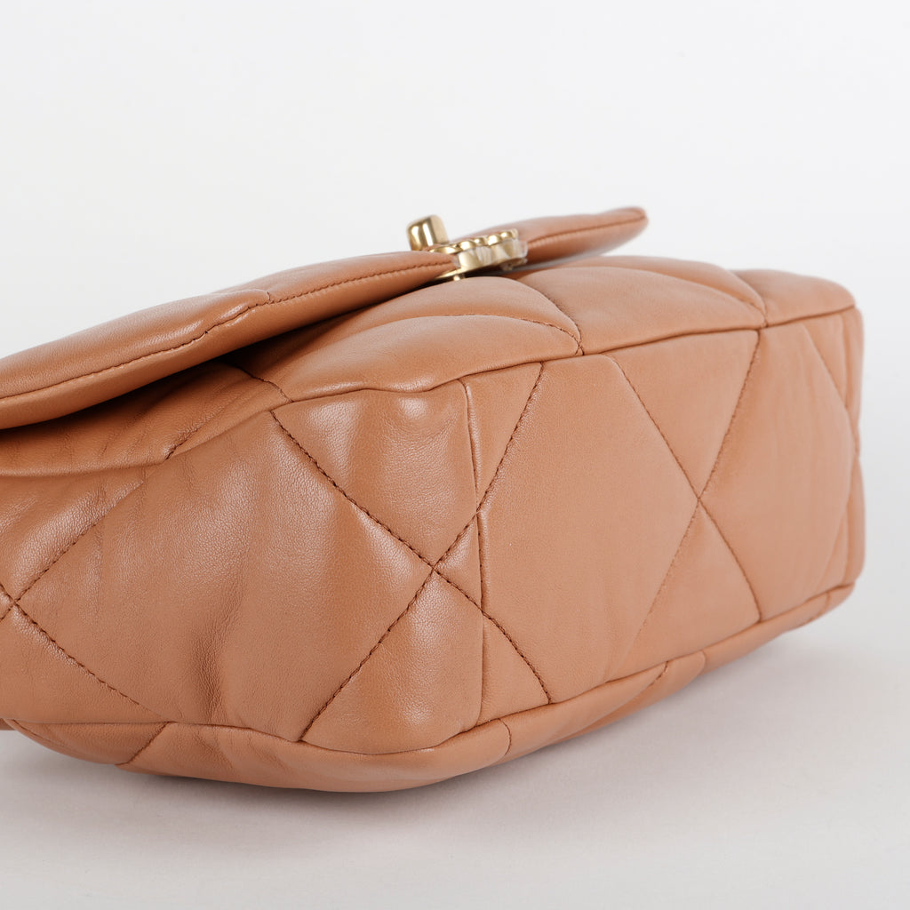Small 19, Caramel Lambskin