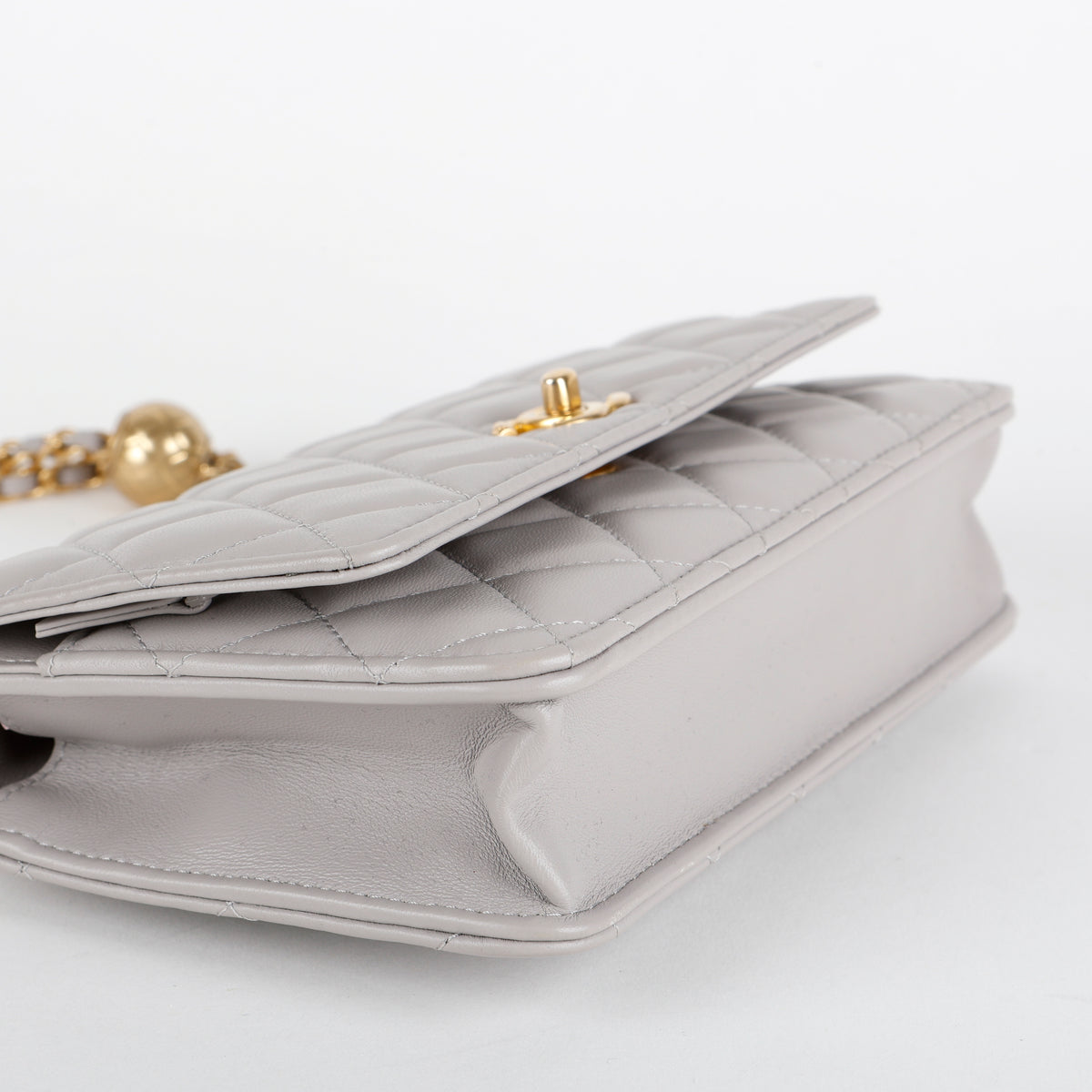 Pearl Crush Wallet on Chain, Grey