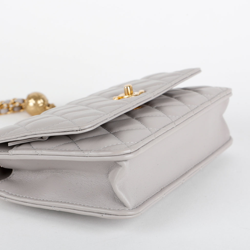 Pearl Crush Wallet on Chain, Grey