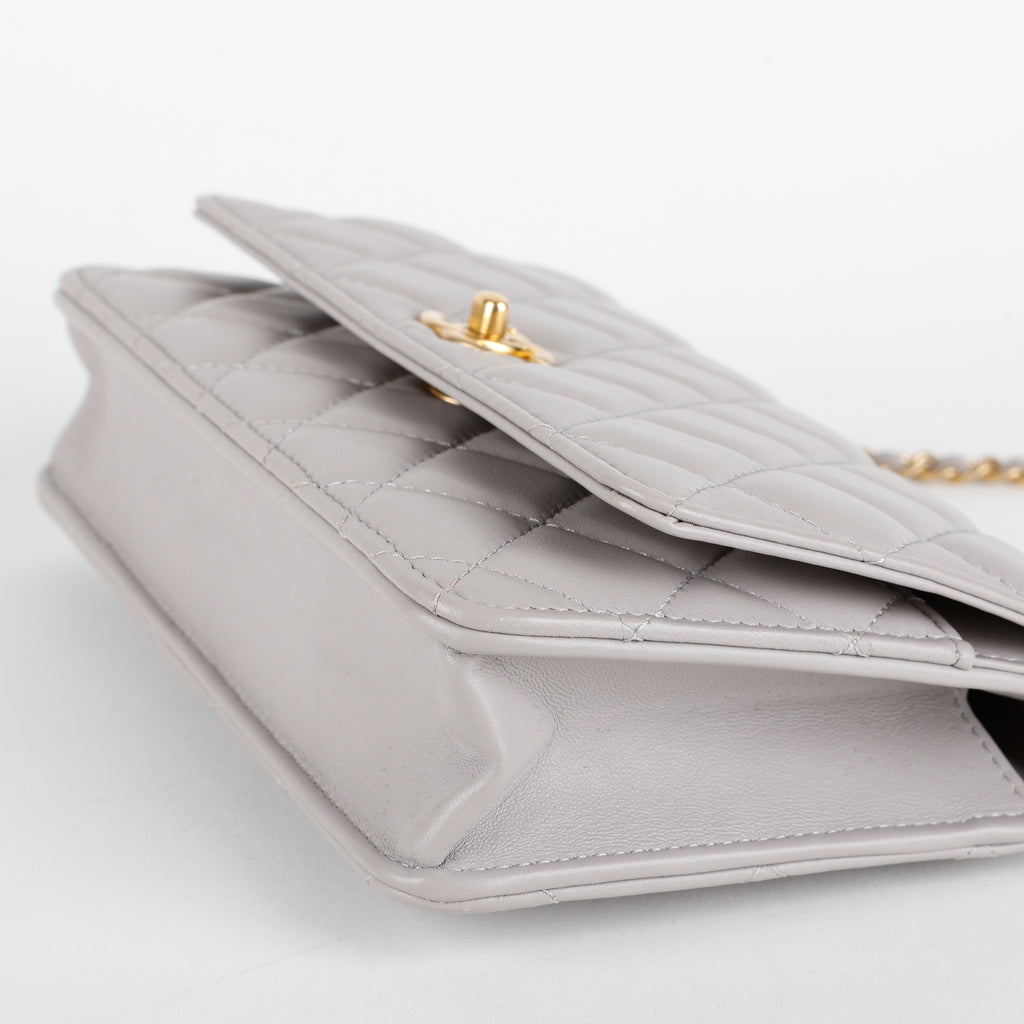 Pearl Crush Wallet on Chain, Grey