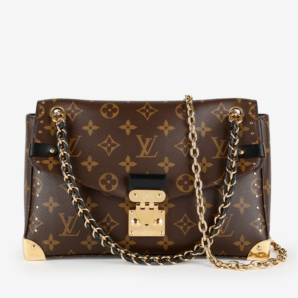 Trunkie East West, Monogram