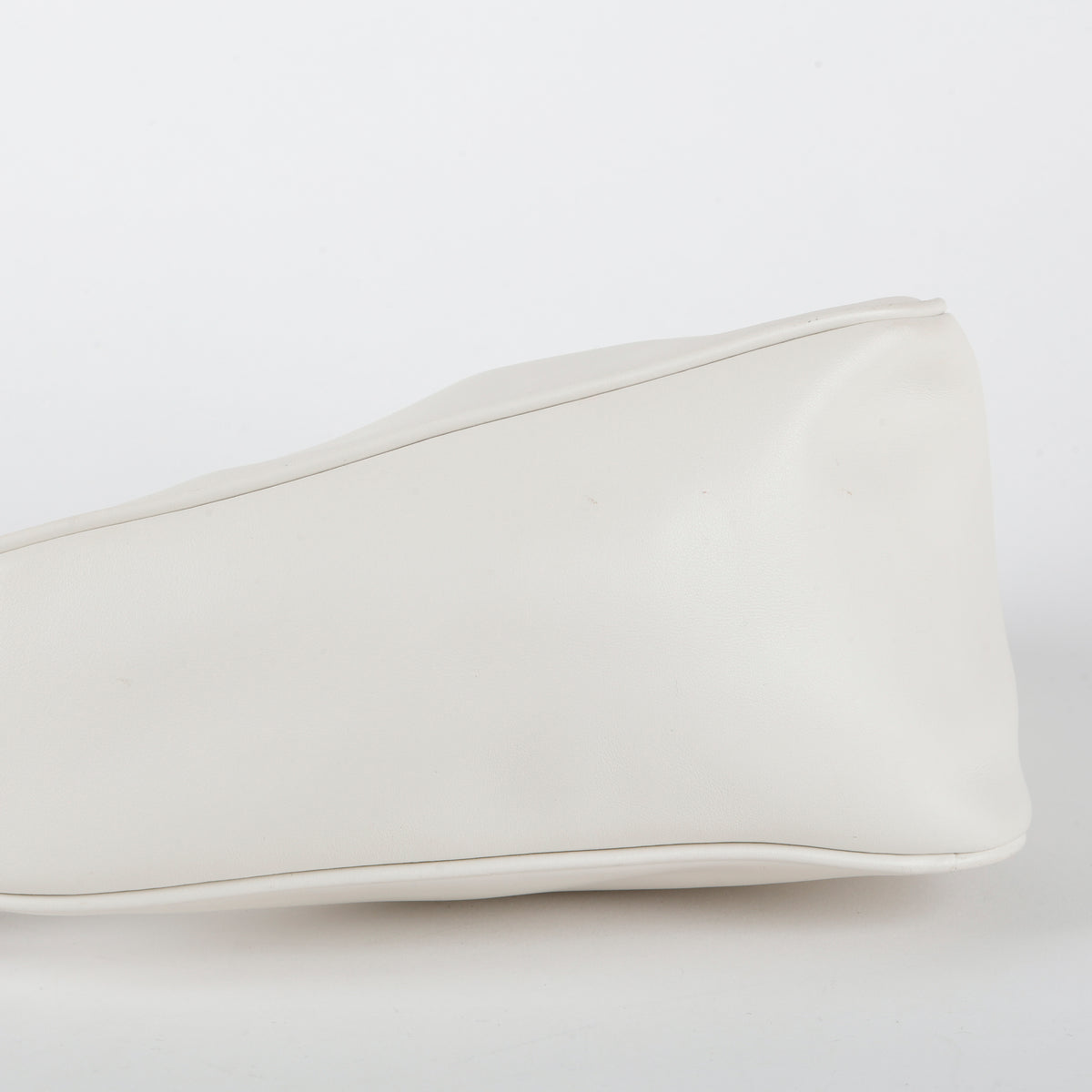 Grace Lux Triangle, White