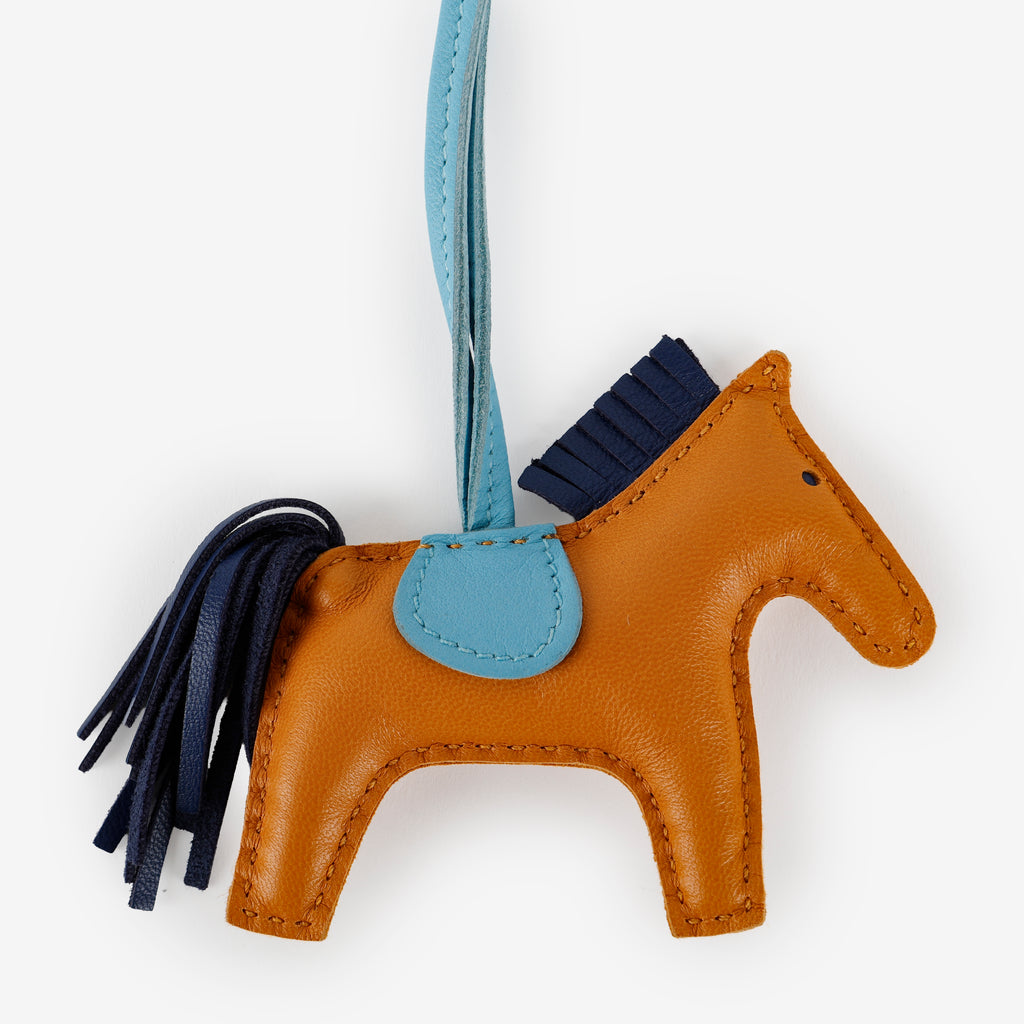 Rodeo PM, Jaune d’Or/Celeste/Bleu de Malte (2017)