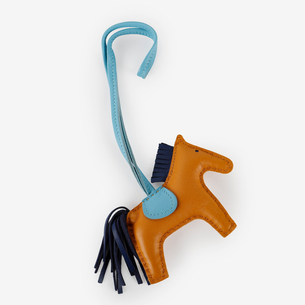 Rodeo PM, Jaune d’Or/Celeste/Bleu de Malte (2017)