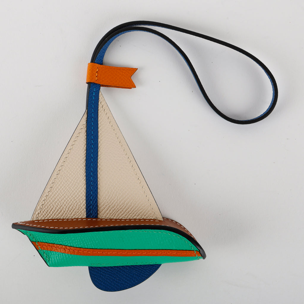 Sail 24 Boat Bag Charm, Bleu Zellige/Nata/Orange/Vert Comics