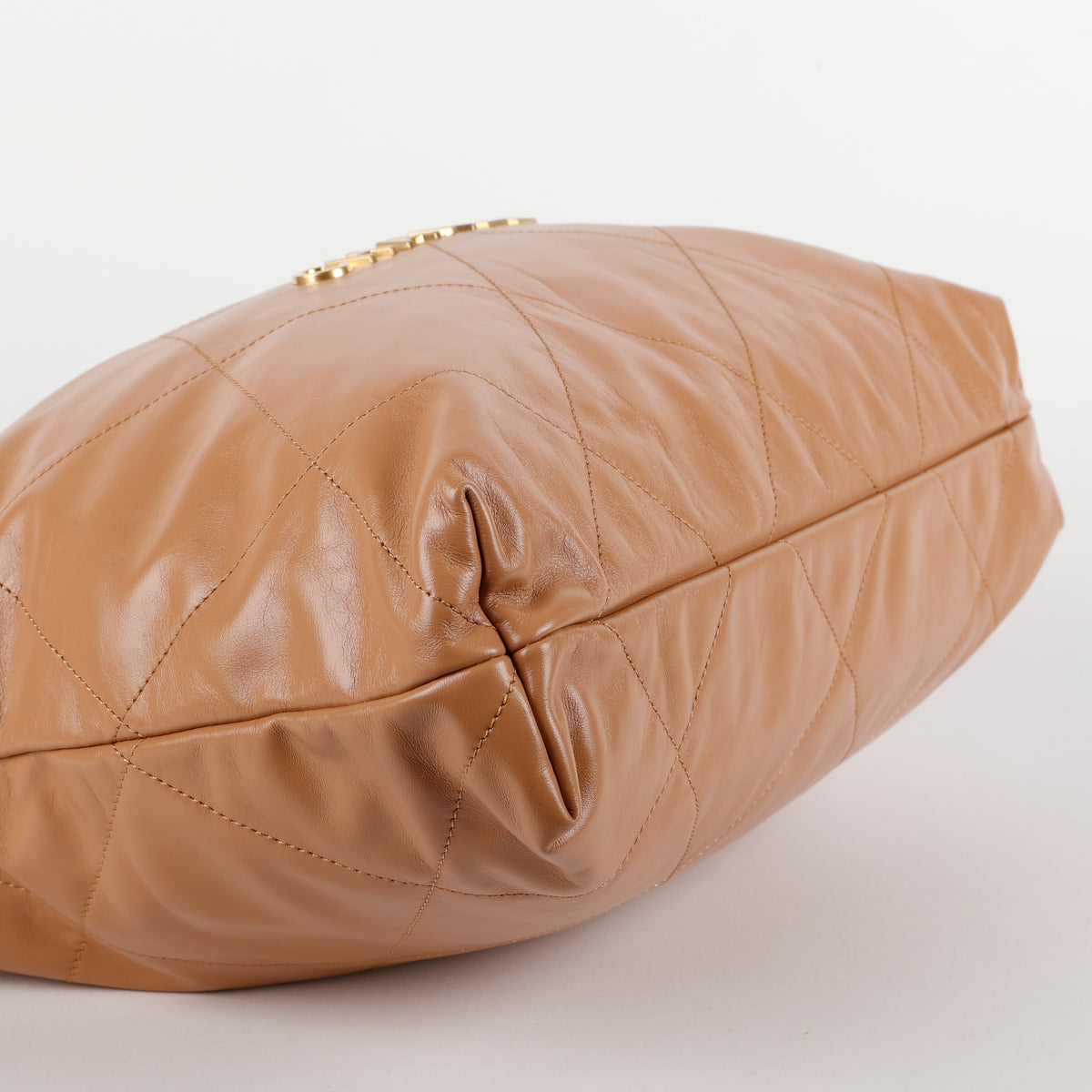 Medium 22, Caramel Quilted Lambksin