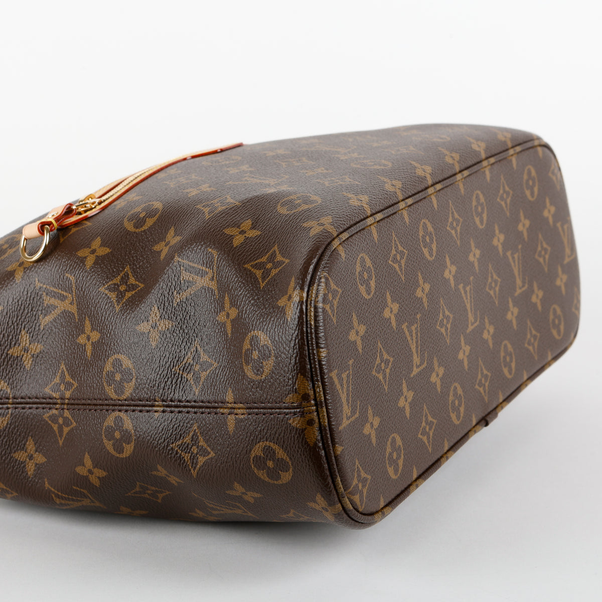 Line Up MM, Monogram
